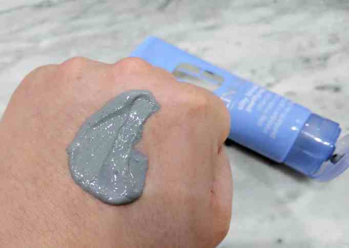 Clinique City Block Purifying Charcoal Clay Mask Scrub sample